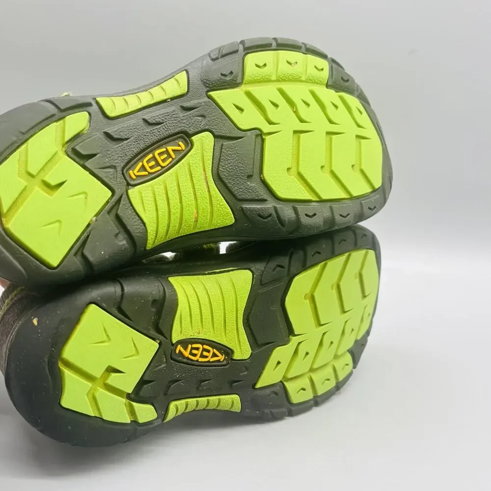 Keen Sandals Youth 2 Gray Lime Newport H2 Strappy Closed Toe Water Hiking Shoes